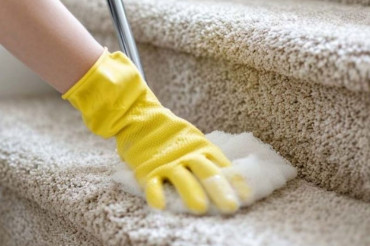 How to Clean Carpet on Stairs: By Hand & Machine